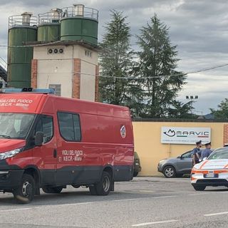 I vigili del fuoco e i sanitari sul posto I vigili del fuoco e i sanitari sul posto