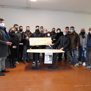 La consegna dell'assegno