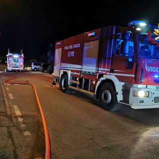 I vigili del fuoco in aziona a Malnate