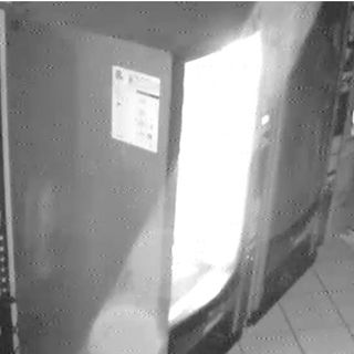 Ruba nelle scuole e in municipio, ma viene ripreso dalle telecamere: quarantenne in manette