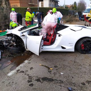 Si schianta con la Lamborghini, un ferito grave nel Comasco