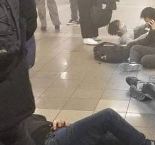 Le immagini dei feriti in metropolitana diffuse sui media di tutto il mondo