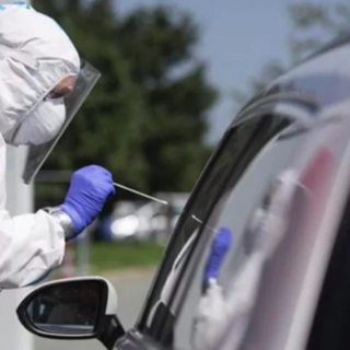 Boom di tamponi: in arrivo punti "drive through" in via Ottorino Rossi e all'ex caserma di Gallarate