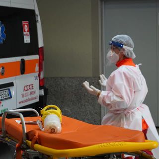 Negli ospedali varesini 22 pazienti Covid: 9 sono ricoverati in terapia intensiva, ma arrivano da tutta la Lombardia