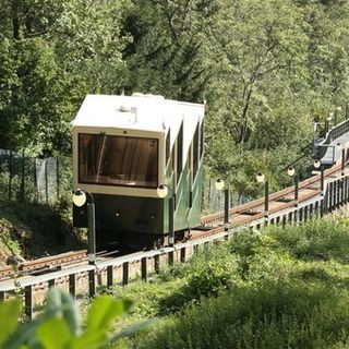 Funicolare, servizio sospeso fino a data da destinarsi. Potenziate le corse degli autobus Funicolare, servizio sospeso fino a data da destinarsi. Potenziate le corse degli autobus