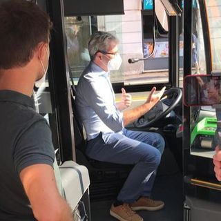 Torna il GalimbertiBus: chiusura itinerante per la campagna elettorale, protagonisti i quartieri e le opere per i prossimi cinque anni