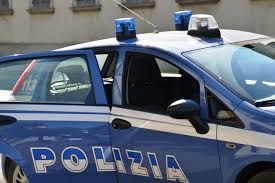 Furto di pallets in legno al supermercato: in due nei guai