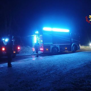 Ancora fiamme nei nostri boschi: vigili del fuoco in azione tra Cantello e il Comasco