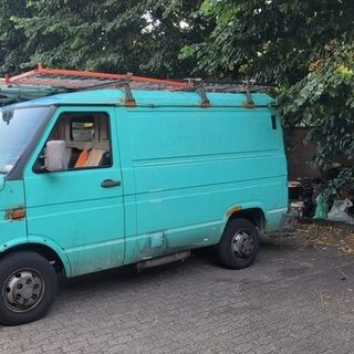 Il mezzo utilizzato per scaricare abusivamente il materiale edilizio