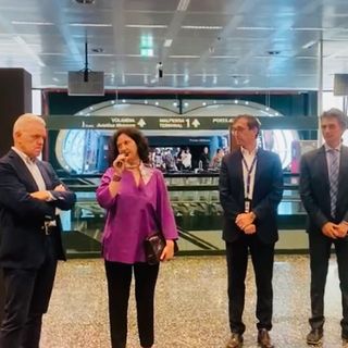 A Malpensa una mostra che celebra Milano e il suo “viaggio” negli anni