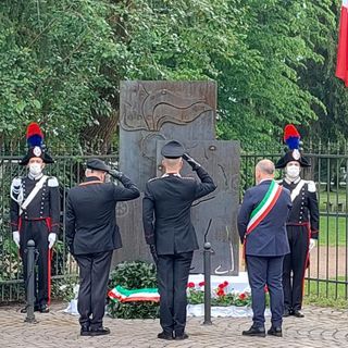 VIDEO. Olgiate onora i carabinieri con un monumento: «Quando abbiamo avuto bisogno di voi, ci siete sempre stati»