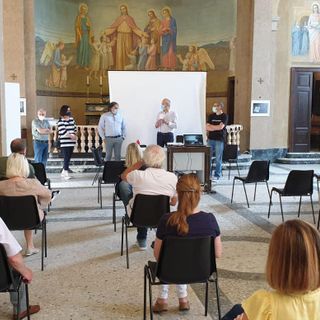 L'inaugurazione della mostra (foto dalla pagina del sindaco)