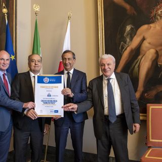 Fabrizio Frizzi. La concessione edilizia diventa realtà: la cerimonia con De Carli e il sindaco Sala, la casa