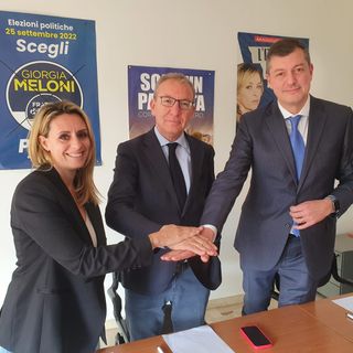 Zappamiglio “fratello d’Italia”: «Onorato dell’accoglienza». Freddezza con la segreteria forzista