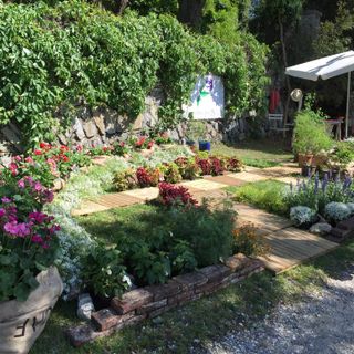 Ispra, InFiorita 2022: manifestazione rinviata a sabato 7 e domenica 8 maggio