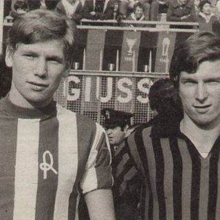 Duino Gorin, a destra, insieme a suo fratello Fabrizio (foto magliarossonera.it)