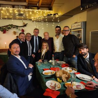Il circolo del Piambello di Fratelli d'Italia si scambia gli auguri di Natale con i big locali del partito