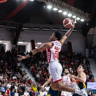Serata da 42 punti per Jaylen Hands (foto Fabio Averna)
