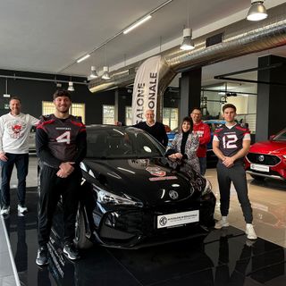 Autosalone Internazionale e Skorpions Varese: partnership rinnovata e chiavi consegnate
