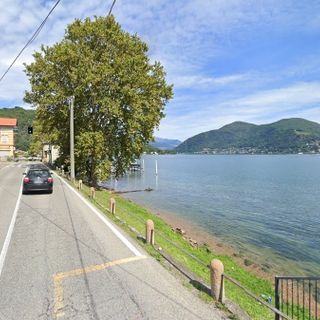 Il tratto di lungolago su cui sorgerà la nuova passerella