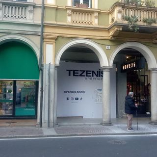 Nuova apertura per Tezenis, in corso Moro