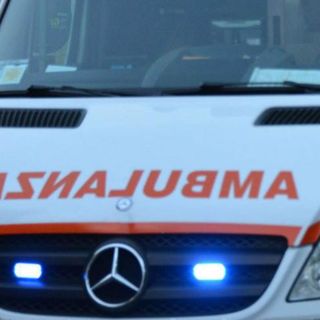 Scontro tra un'auto e una moto in via Corridoni a Varese: paura per un ragazzo di 18 anni