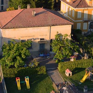 I genitori dei bambini di Brinzio dopo l'annuncio della chiusura dell'asilo: «Grave disagio, parte la raccolta firme»