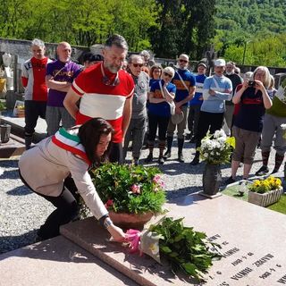 L'omaggio di Cittiglio sulla tomba di Alfredo Binda
