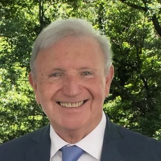 Giuseppe Cason in una foto tratta dalla pagina Facebook del sindaco Marco Colombo