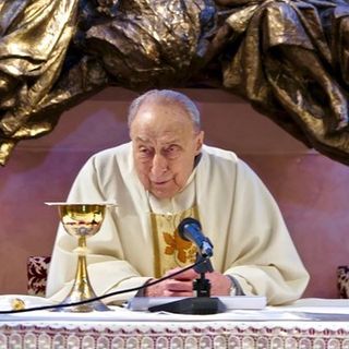 Cinque anni fa ci lasciava don Giovanni Ferré. Besozzo e Laveno non lo hanno dimenticato: «Pieni di gratitudine per il bene da lui ricevuto» Cinque anni fa ci lasciava don Giovanni Ferré. Besozzo e Laveno non lo hanno dimenticato: «Pieni di gratitudine per il bene da lui ricevuto»