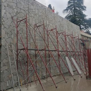 Viabilità Laveno. Il consiglio comunale chiede la rotonda provvisoria e l'apertura del passaggio a livello