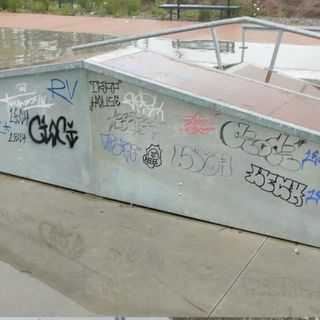 I vandalismi al parco di via Mugnai a Morazzone