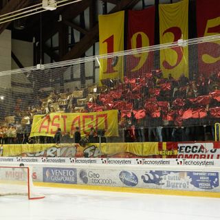 La caldissima curva dell'Asiago (foto Fisg.it)