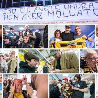 Il popolo giallonero ha salutato i giocatori così, in una serata indimenticabile (foto Alessandro Umberto Galbiati)