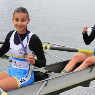 La premiazione del 2 senza Under 17 di Arianna Teli e Clio Rovera