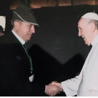 PAPA FRANCESCO, I RICORDI. «Quella stretta di mano che ha dato ancora più forza a noi alpini»