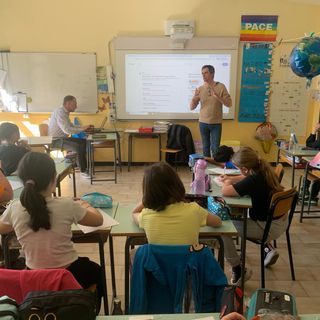 Gli alunni della primaria Gianoli di Mombello alla scoperta del giornalismo