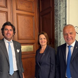 Nella foto il senatore Giorgio Maria Bergesio, primo da destra, insieme a Mara Bizzotto e Gianluca Cantalamessa.