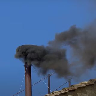 Aspettando il nuovo Papa: anche questa mattina fumata nera