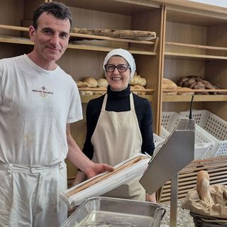Luca Famlonga e la moglie Sonia nel panificio di viale Belforte 116 a Varese