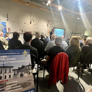 VIDEO.  «Basta deserto e pericoli,  piazza Vittorio Emanuele riparta dai bambini». Ma è  sempre il monumento a "scaldare" i bustocchi