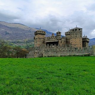 Custodi di pietra, sentinelle del tempo