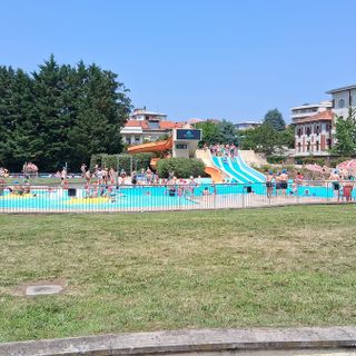 L'estate e gli oratori fanno vivere la piscina Manara Sartori