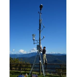 Una nuova centralina sul San Martino per monitorare il clima e la salute dei boschi delle Valli del Verbano