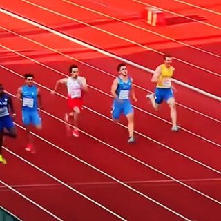 Filippo Cappelletti al centro nel rettilineo finale dei 200 metri agli Europei norvegesi