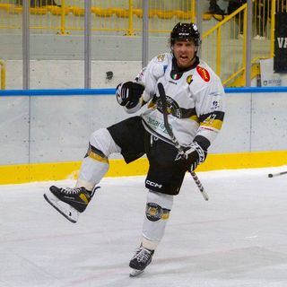 Michael Mazzacane, il doc al servizio dei compagni e degli altri. Nello sport varesino solo un altro giocatore "magnetico" come lui: Giancarlo Ferrero