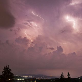 Fulmini e temporali da domani tornano a dominare la scena (foto A. Milani - CGP - da Varese)