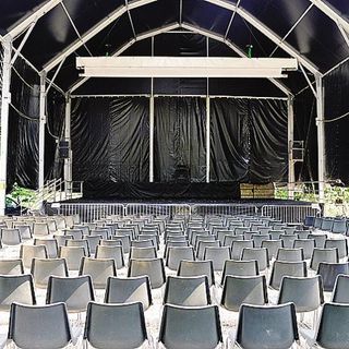 La tensostruttura ai Giardini Estensi