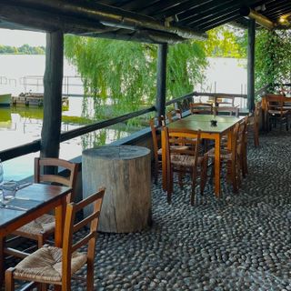 Si torna sull'Isolino Virginia, riapre il bar ristorante: pranzi, cene e aree relax Si torna sull'Isolino Virginia, riapre il bar ristorante: pranzi, cene e aree relax