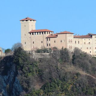 LA VARESE NASCOSTA. La rocca di Angera e il fantasma di Donna Oliva